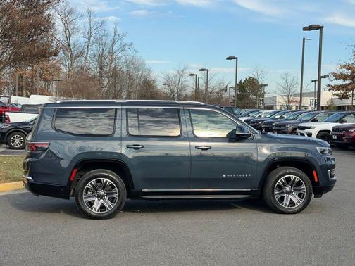 2024 Jeep Wagoneer Base