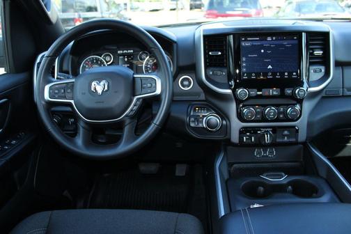 Photo 2 of 31 of 2022 RAM 1500 Big Horn