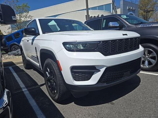 2024 Jeep Grand Cherokee Laredo