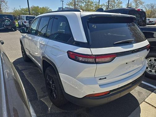 2024 Jeep Grand Cherokee Laredo