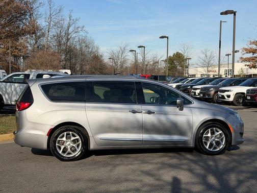2020 Chrysler Pacifica Touring-L Plus