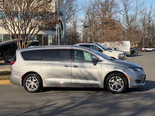 2020 Chrysler Pacifica Touring-L Plus
