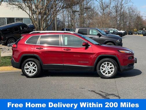 Deep Cherry Red Crystal Pearlcoat 2016 Jeep Cherokee Latitude