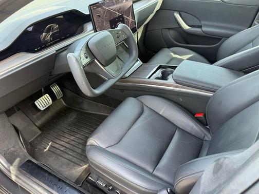 2022 Tesla Model S Base