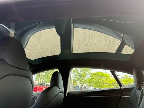 2022 Tesla Model S Base