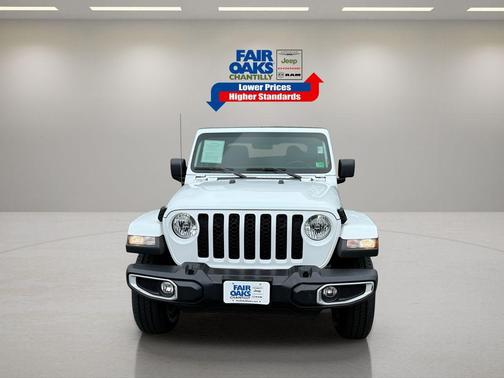 2022 Jeep Gladiator Sport