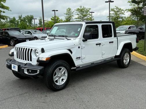 2022 Jeep Gladiator Sport