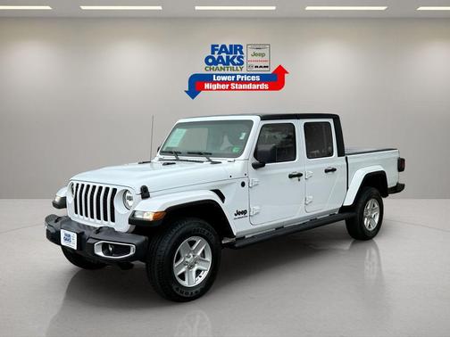2022 Jeep Gladiator Sport