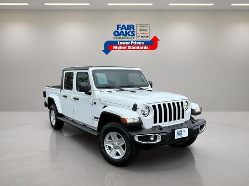 2022 Jeep Gladiator Sport