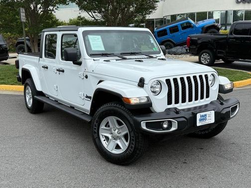 2022 Jeep Gladiator Sport