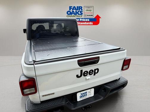 2022 Jeep Gladiator Sport