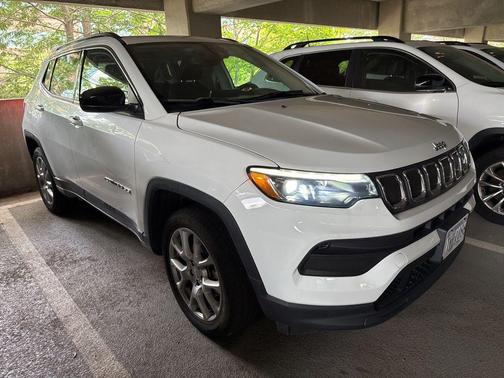 2022 Jeep Compass Latitude Lux