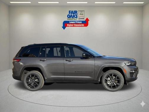 Metallic 2025 Jeep Grand Cherokee Limited