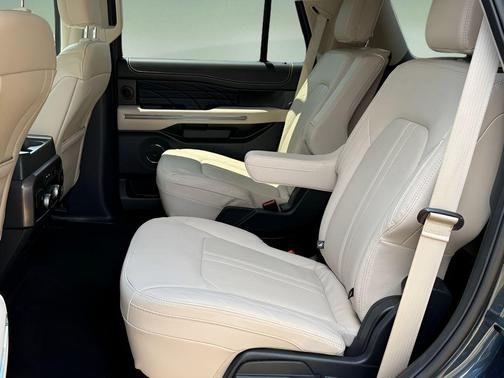2022 Ford Expedition Platinum