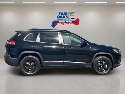 2023 Jeep Cherokee Altitude Lux