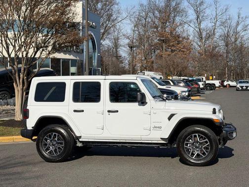 2024 Jeep Wrangler Sahara