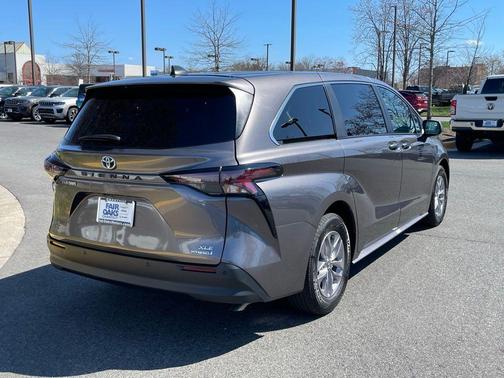2023 Toyota Sienna XLE