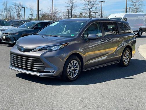 2023 Toyota Sienna XLE