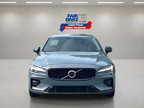 2024 Volvo S60 B5 Core Dark Theme