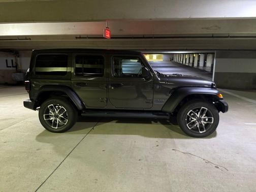 2025 Jeep Wrangler 4xe Sport