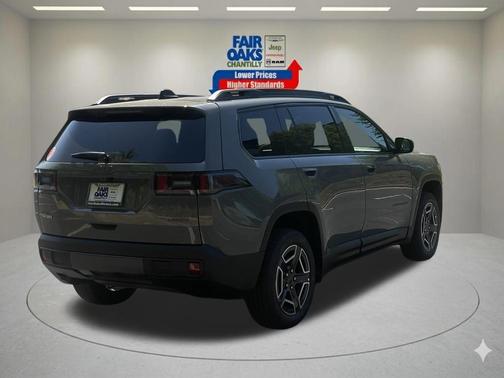 Sting Gray Clearcoat 2026 Jeep Cherokee LAREDO/LIMITED