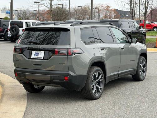 Sting Gray Clearcoat 2026 Jeep Cherokee Overland