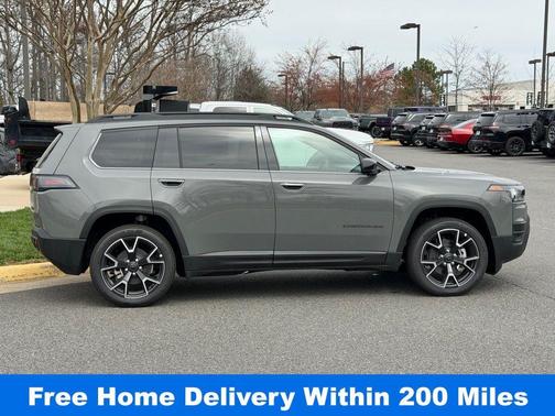 Sting Gray Clearcoat 2026 Jeep Cherokee Overland