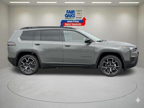 Sting Gray Clearcoat 2026 Jeep Cherokee Overland