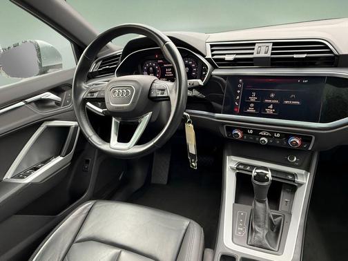 2021 Audi Q3 40 Premium