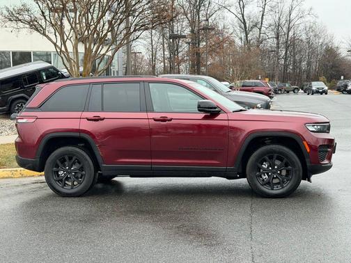 2024 Jeep Grand Cherokee Laredo
