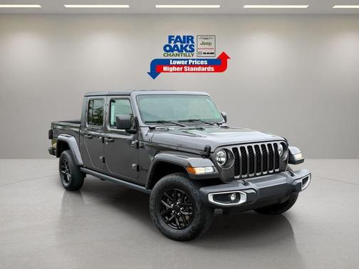 2022 Jeep Gladiator Sport