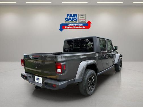 2022 Jeep Gladiator Sport