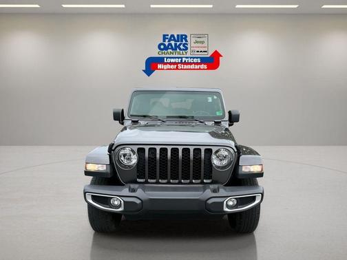 2022 Jeep Gladiator Sport