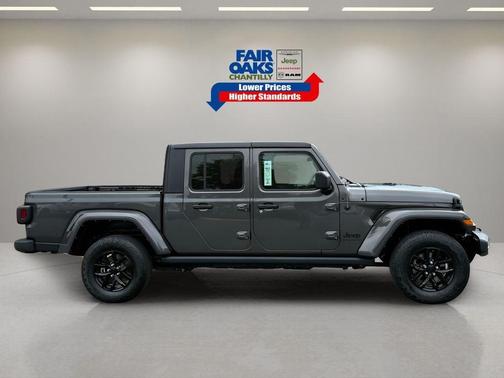 2022 Jeep Gladiator Sport