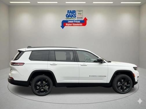 Bright White Clearcoat 2025 Jeep Grand Cherokee L Laredo