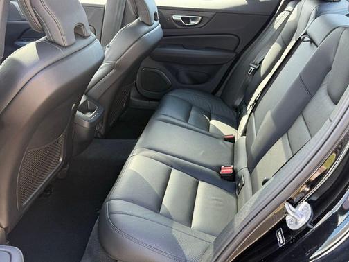 2024 Volvo S60 B5 Plus Dark Theme