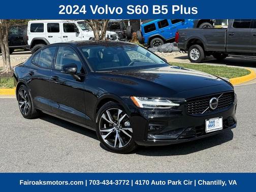 2024 Volvo S60 B5 Plus Dark Theme