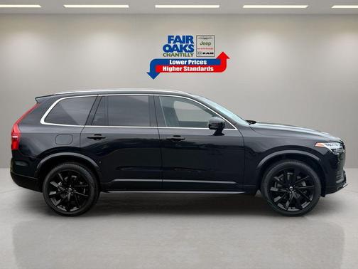2022 Volvo XC90 T6 Momentum 6 Passenger