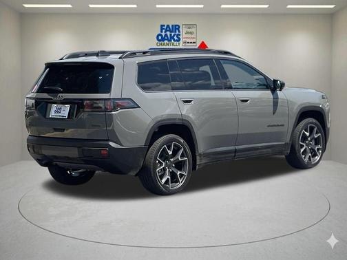 Sting Gray Clearcoat 2026 Jeep Cherokee Overland