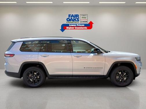2025 Jeep Grand Cherokee L Laredo