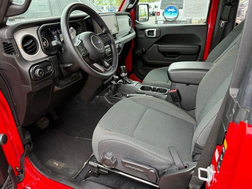 2024 Jeep Wrangler Sport