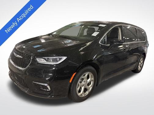 Diamond Black 2024 Chrysler Pacifica Limited