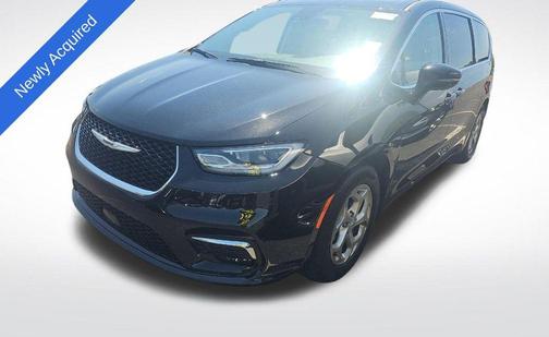 Diamond Black 2024 Chrysler Pacifica Limited
