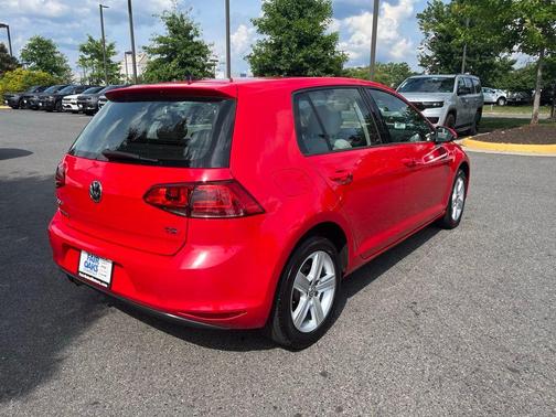 2017 Volkswagen Golf TSI Wolfsburg Edition 4-Door