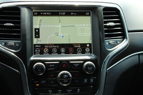 Photo 3 of 28 of 2018 Jeep Grand Cherokee Limited