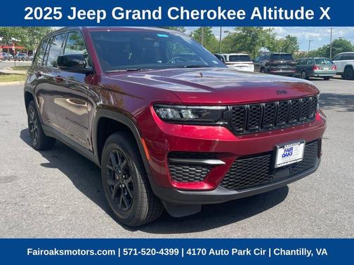 2025 Jeep Grand Cherokee Laredo