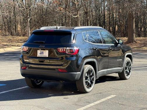 Diamond Black 2026 Jeep Compass Latitude