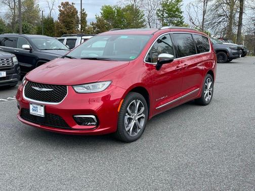 2025 Chrysler Pacifica Pinnacle