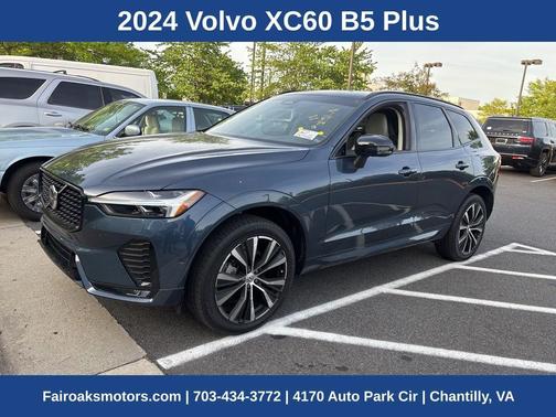 2024 Volvo XC60 B5 Plus Dark Theme
