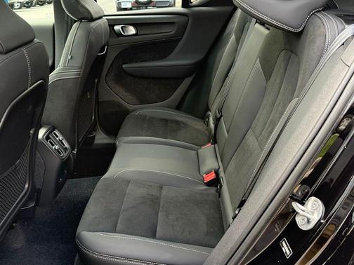 2023 Volvo XC40 Recharge Pure Electric Twin Plus